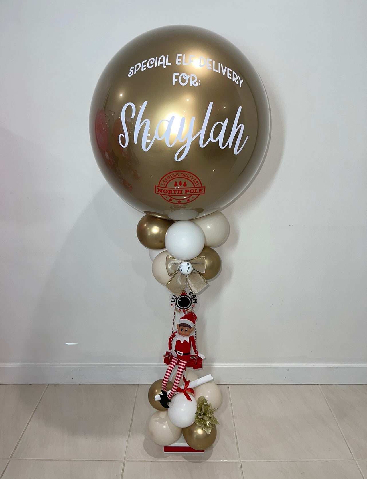 Gold Elf Arrival Balloon Stand