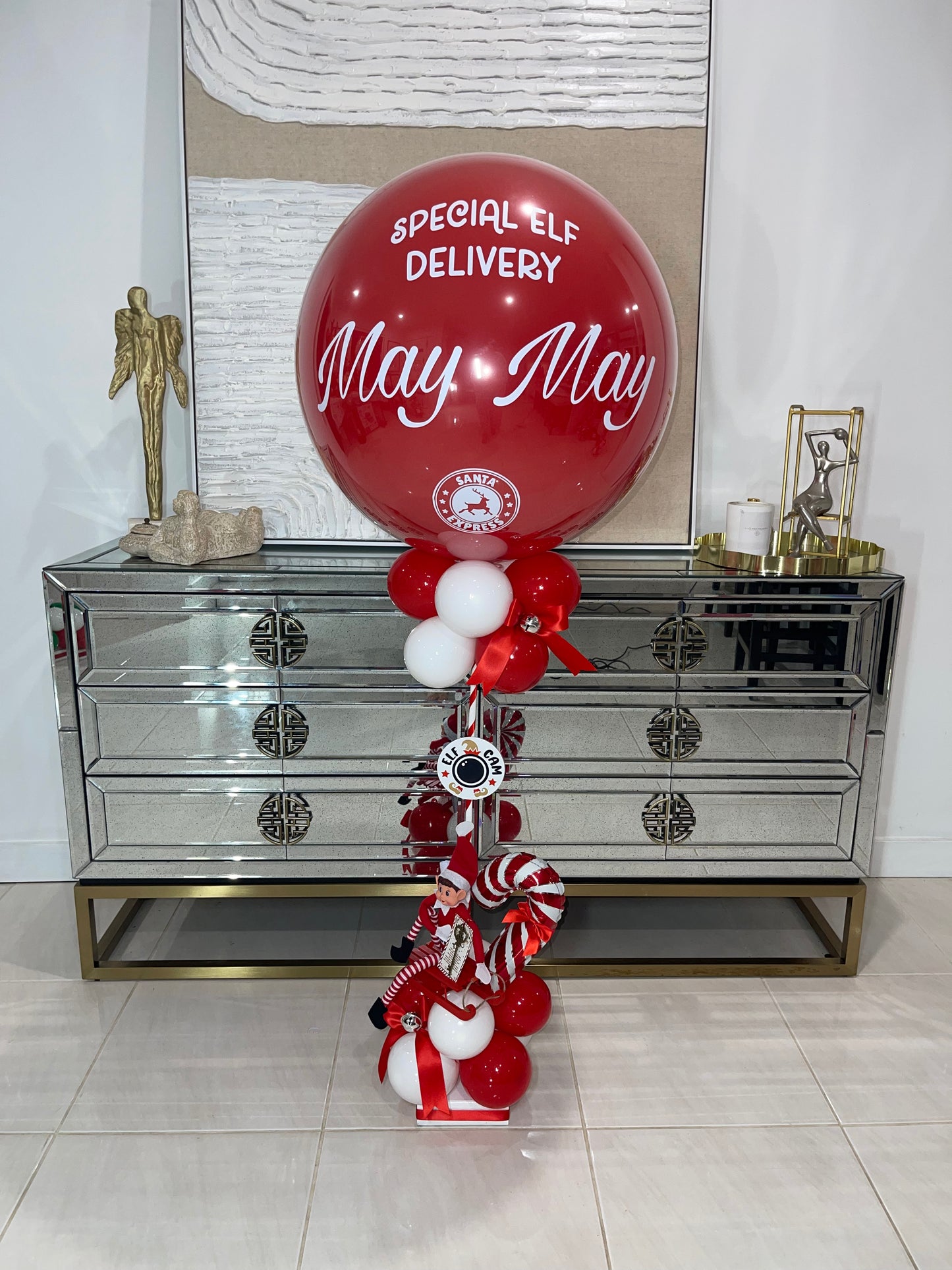 Red Elf Arrival Balloon Stand